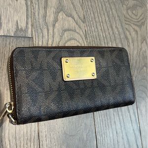 Michael Kors wallet